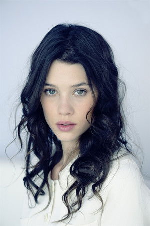 Àstrid Bergès-Frisbey photo