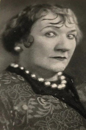 Louise Carver photo