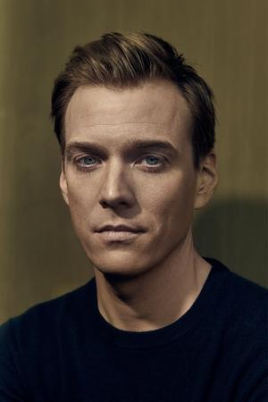 Jake Abel photo