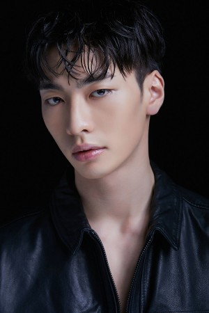 Photo of Lee Woo-tae from the Latest Netflix gallery