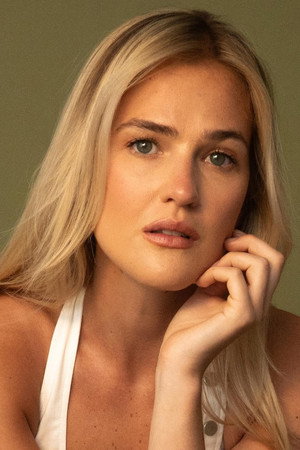 Photo of Lily Speiser from the Latest Netflix gallery