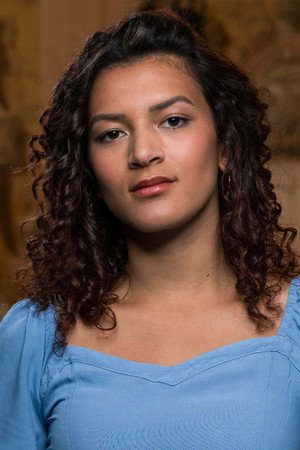 Photo of Naomi Kneip from the Latest Netflix gallery