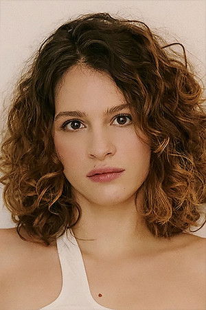 Lara Tremouroux photo