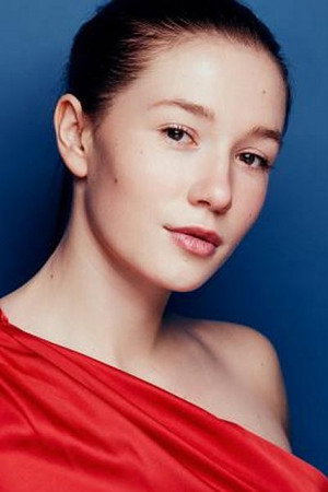 Photo of Sara Dhimitri from the Latest Netflix gallery