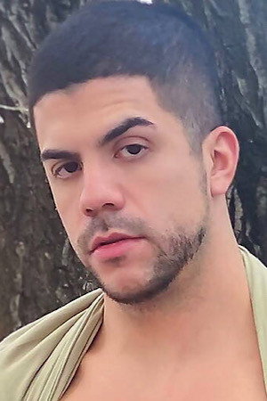 Photo of Fer Froma from the Latest Netflix gallery