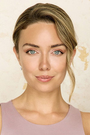 Photo of Ella Cannon from the Latest Netflix gallery