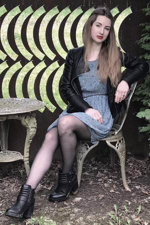Photo of Yulia Wirt from the Latest Netflix gallery