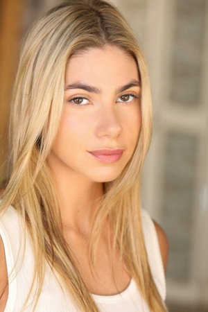 Photo of Shannon Dalonzo from the Latest Netflix gallery