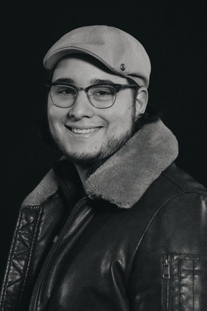 Photo of Alex Kahuam from the Latest Netflix gallery
