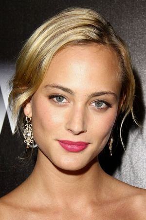 Nora Arnezeder photo