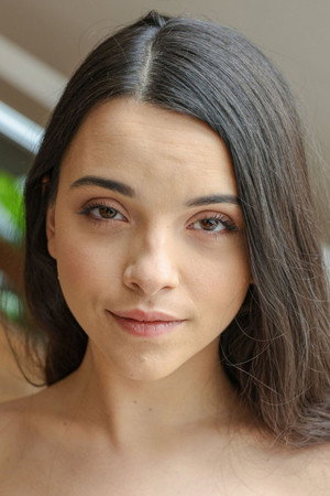 Photo of Ohana Petite from the Latest Netflix gallery