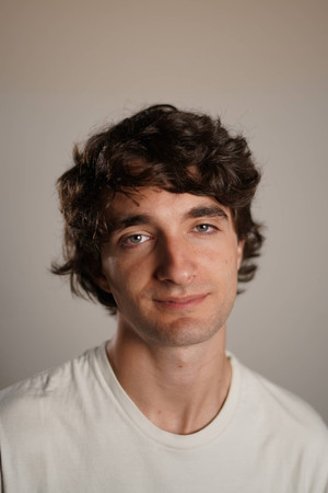 Photo of Valentín Gravina from the Latest Netflix gallery