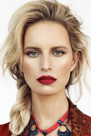 Photo of Karolína Kurková from the Latest Netflix gallery