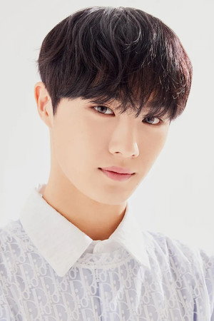 Photo of Yoon Hyun-suk from the Latest Netflix gallery