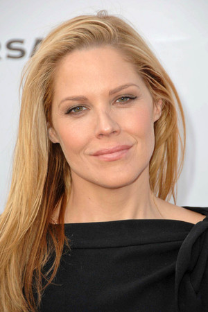 Mary McCormack photo