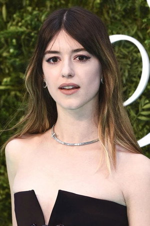 Daisy Edgar-Jones photo