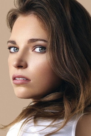 Photo of Anna Greene from the Latest Netflix gallery
