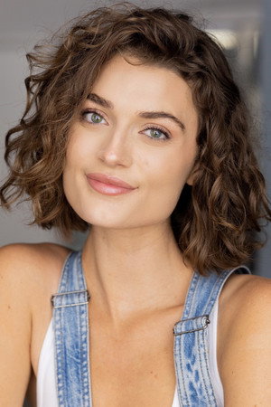 Photo of Lacey Claire Rogers from the Latest Netflix gallery