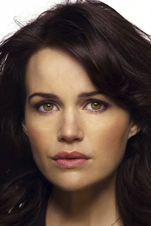 Carla Gugino photo