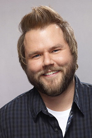 Tyler Labine photo