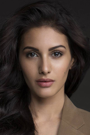 Amyra Dastur photo