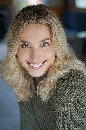 Photo of Hannah Malone from the Latest Netflix gallery