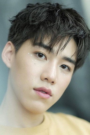 Krit Amnuaydechkorn photo