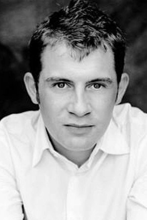 Photo of Aaron Hildebrand from the Latest Netflix gallery