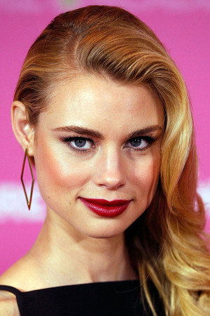 Lucy Fry photo
