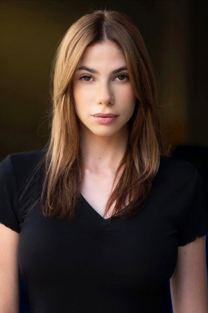 Photo of Shannon Dalonzo from the Latest Netflix gallery