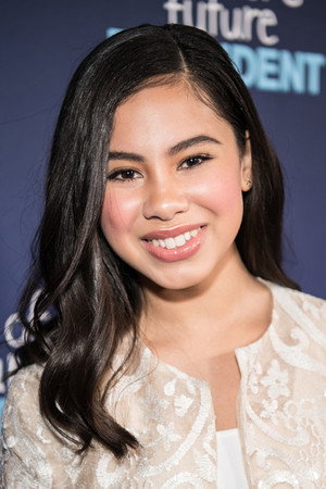 Photo of Tess Romero from the Latest Netflix gallery