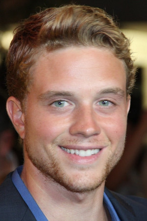 Jonny Weston photo