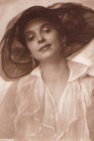 Photo of Erna Morena from the Latest Netflix gallery