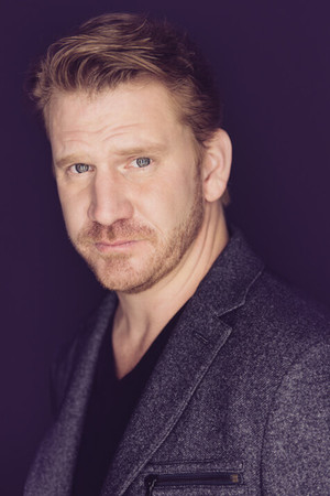 Dash Mihok photo
