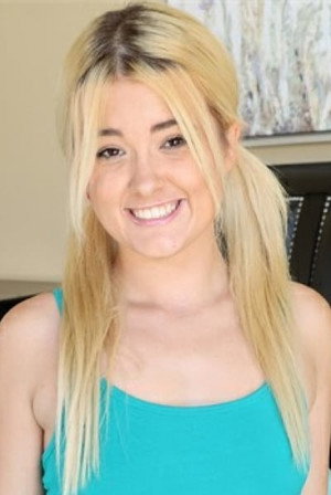 Photo of Nicole Nichols from the Latest Netflix gallery