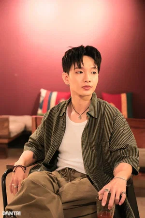 Photo of Hoàng Dũng from the Latest Netflix gallery