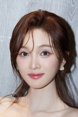 Photo of Wu Xuanyi from the Latest Netflix gallery