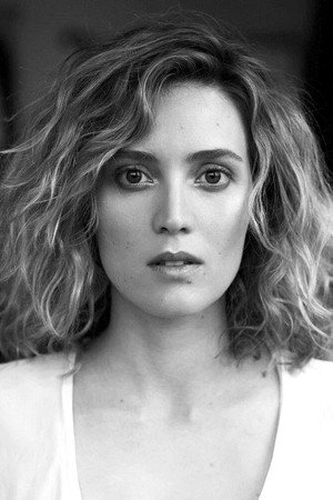 Evelyne Brochu photo