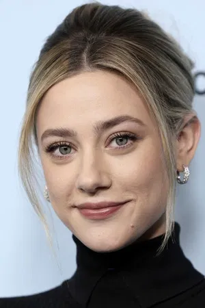 Lili Reinhart photo
