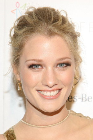 Ashley Hinshaw photo