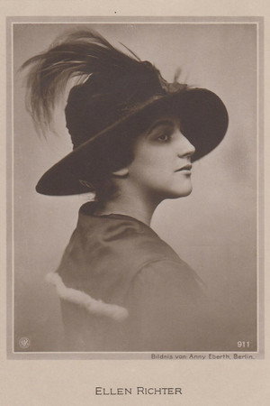 Photo of Ellen Richter from the Latest Netflix gallery