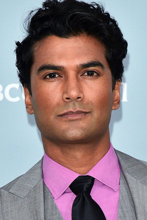 Sendhil Ramamurthy photo