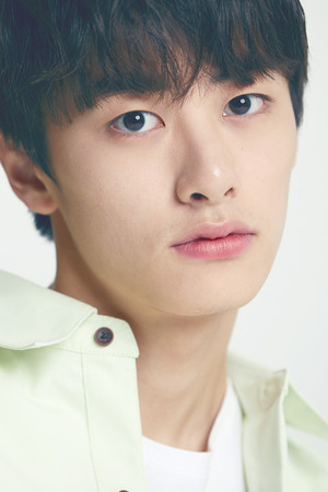 Lee Won-jeong photo