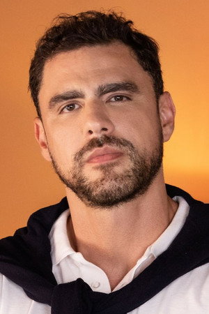 Photo of Kyle Fox from the Latest Netflix gallery