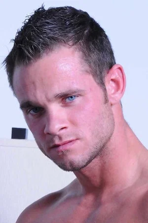 Photo of Cooper Reed from the Latest Netflix gallery