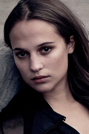 Alicia Vikander photo
