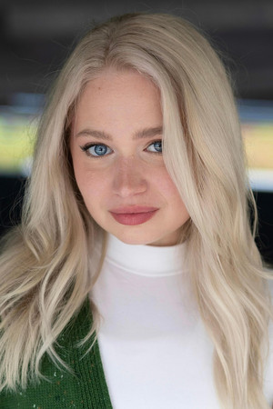 Photo of Sarah Kopkin from the Latest Netflix gallery