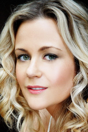 Rachael Carpani photo