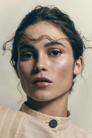 Photo of Luna Pamiés from the Latest Netflix gallery