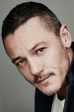 Luke Evans photo